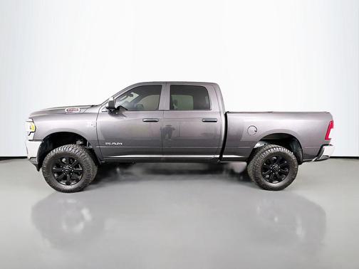 2022 RAM 2500 Tradesman Crew Cab 4x4 6'4' Box