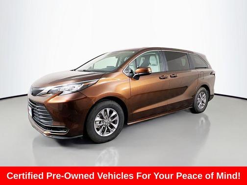 2021 Toyota Sienna LE