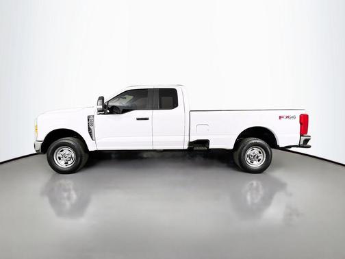 Oxford White 2023 Ford F-250 XL