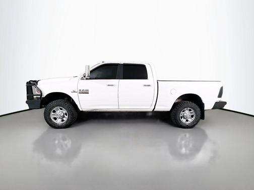 2017 RAM 2500 SLT Crew Cab 4x4 6'4' Box