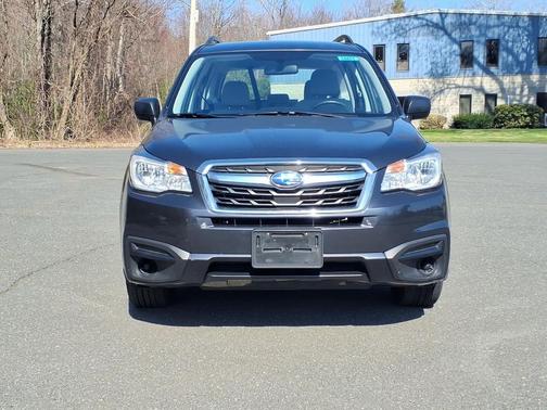 Crystal Black Silica 2018 Subaru Forester 2.5i