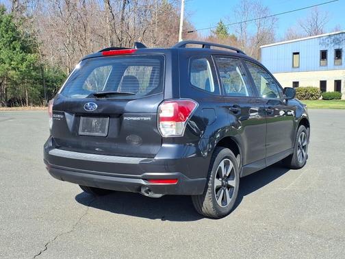 Crystal Black Silica 2018 Subaru Forester 2.5i