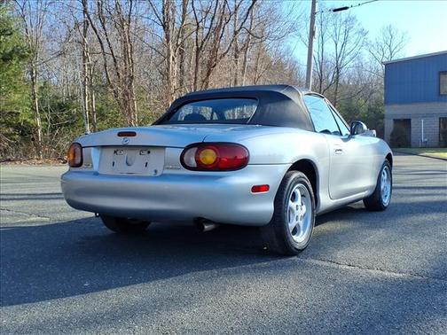 1999 Mazda MX-5 Miata Base
