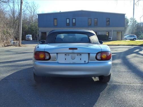 1999 Mazda MX-5 Miata Base