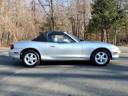 1999 Mazda MX-5 Miata Base