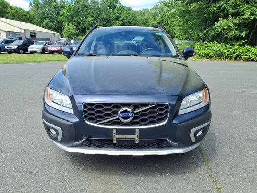 Caspian Blue Metallic 2015 Volvo XC70 T6
