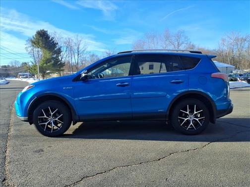 2017 Toyota RAV4 Hybrid SE