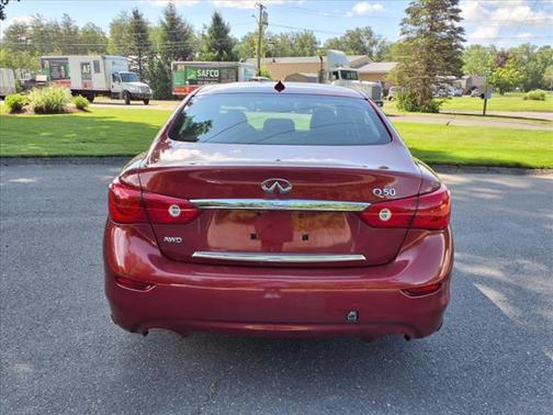 2015 INFINITI Q50 Premium