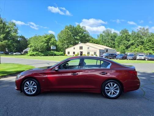 2015 INFINITI Q50 Premium