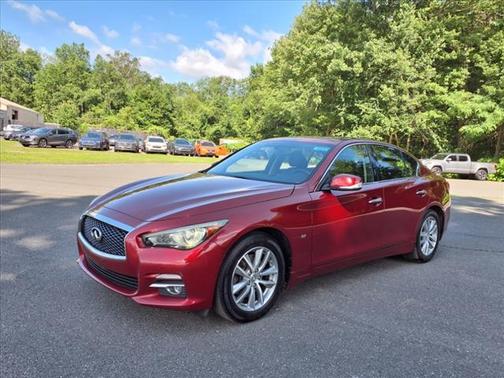 2015 INFINITI Q50 Premium