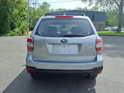 Ice Silver Metallic 2016 Subaru Forester 2.5i