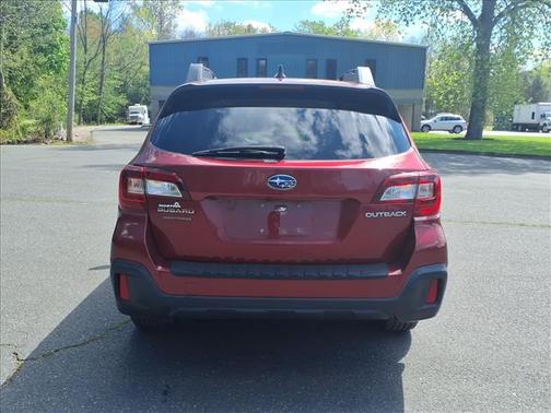 Crimson Red Pearl 2018 Subaru Outback 2.5i Premium