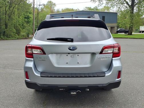 Ice Silver Metallic 2016 Subaru Outback 2.5i Limited