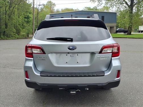 Ice Silver Metallic 2016 Subaru Outback 2.5i Limited