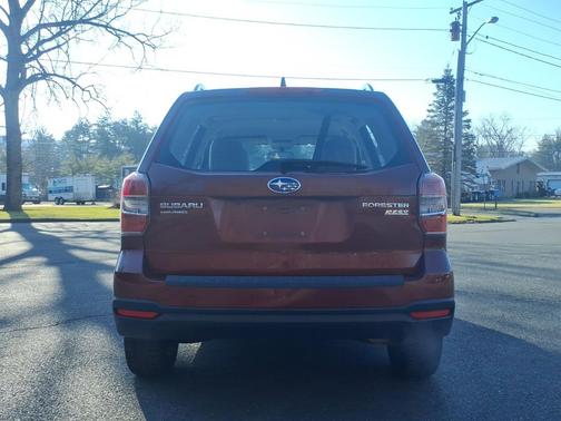 2016 Subaru Forester 2.5i