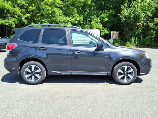Dark Gray Metallic 2017 Subaru Forester 2.5i Premium