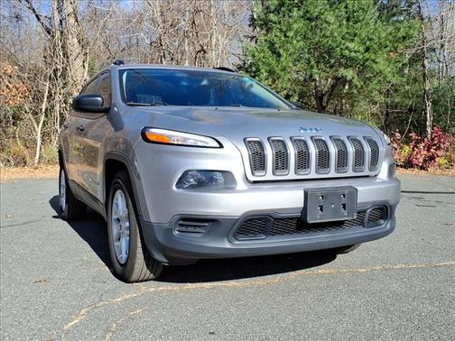 2015 Jeep Cherokee Sport