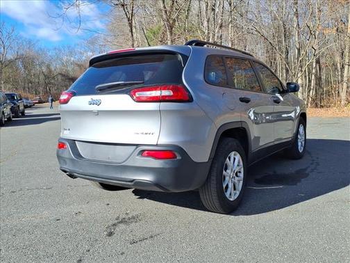2015 Jeep Cherokee Sport