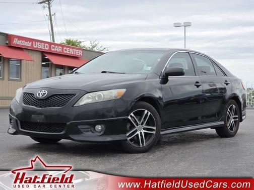 Black 2011 Toyota Camry SE
