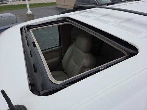 2003 Chevrolet Suburban 2500 LT