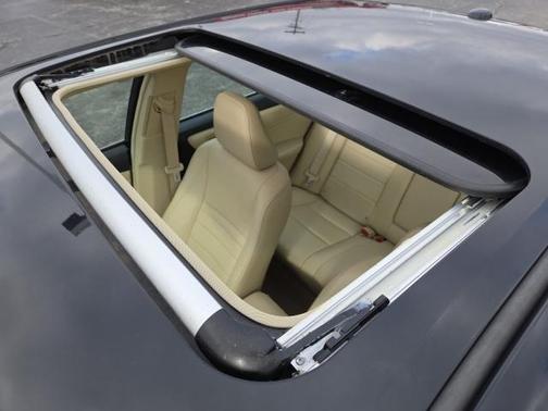 2016 Toyota Camry XLE