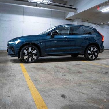 2025 Volvo XC60 Plug-In Hybrid T8 Plus