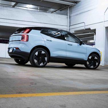 2026 Volvo EX30 Plus Twin Motor Performance, Fully electric