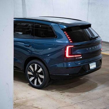 2025 Volvo EX90 Twin Motor Performance Plus
