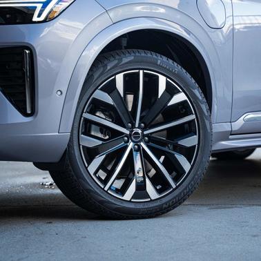2026 Volvo XC90 Plug-In Hybrid T8 Ultra 6-Seater