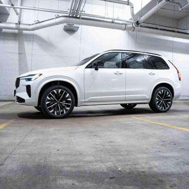 2026 Volvo XC90 B6 Ultra Dark Theme 7-Seater