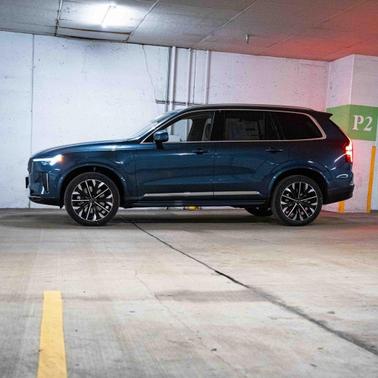 2025 Volvo XC90 Plug-In Hybrid T8 Ultra 7-Seater