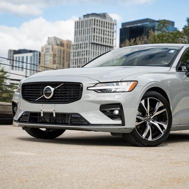 2025 Volvo S60 B5 Core