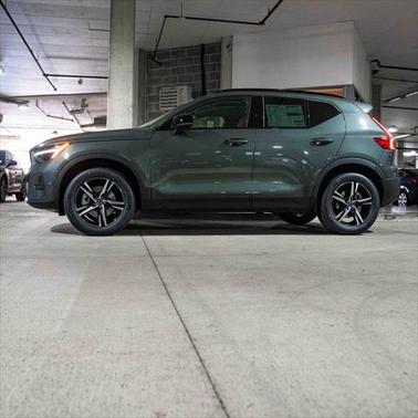 2026 Volvo XC40 B4 Plus