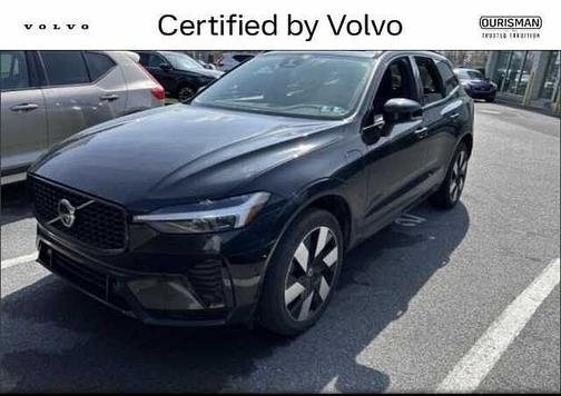 Onyx Black 2024 Volvo XC60 Plus
