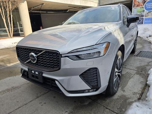 2025 Volvo XC60 B5 Plus