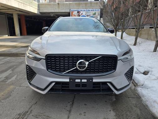 2025 Volvo XC60 B5 Plus