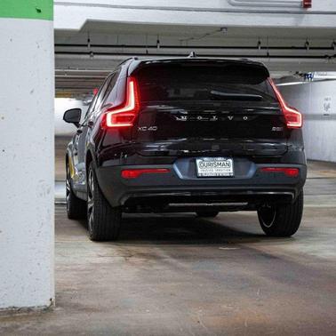 2026 Volvo XC40 Ultra, B5 AWD Gas (mild hybrid), Dark