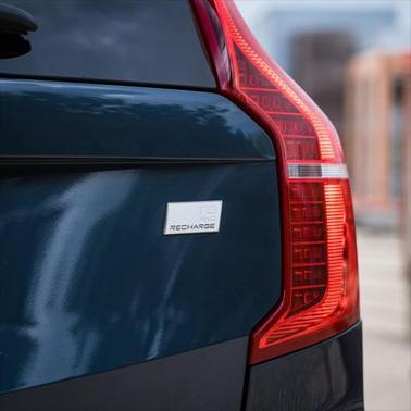 2023 Volvo XC90 Recharge Plug-In Hybrid T8 Ultimate Dark Theme 7-Seater