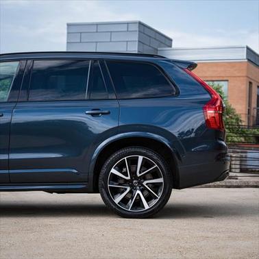 2023 Volvo XC90 Recharge Plug-In Hybrid T8 Ultimate Dark Theme 7-Seater