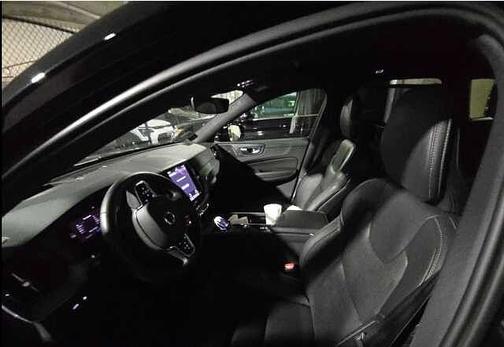 Onyx Black 2024 Volvo XC60 Ultimate