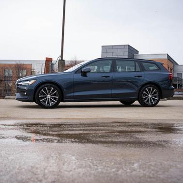 2021 Volvo V60 T5 Momentum
