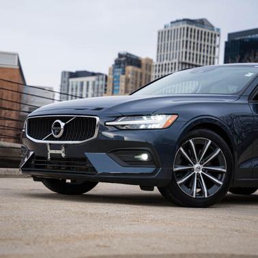 2021 Volvo V60 T5 Momentum