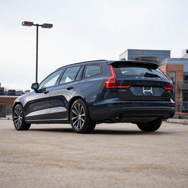 2021 Volvo V60 T5 Momentum