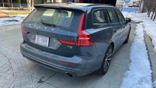 2021 Volvo V60 T5 Momentum