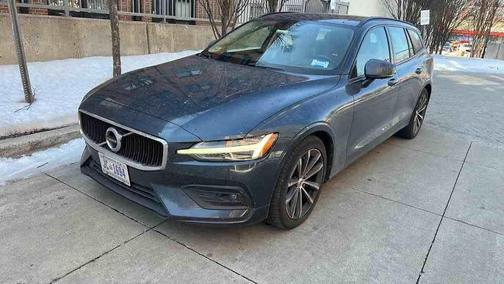 2021 Volvo V60 T5 Momentum