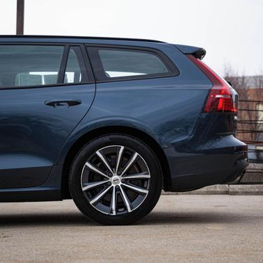 2021 Volvo V60 T5 Momentum