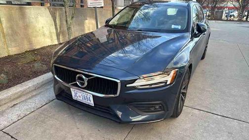 2021 Volvo V60 T5 Momentum