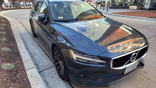 2021 Volvo V60 T5 Momentum