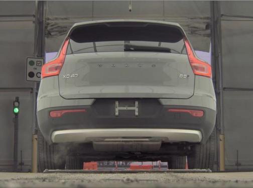 2025 Volvo XC40 B5 Plus Bright Theme