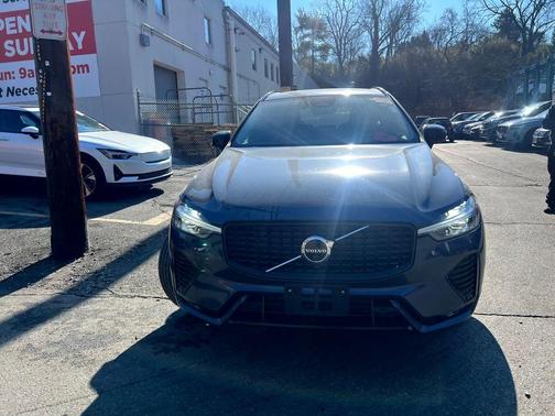 2025 Volvo XC60 B5 Plus